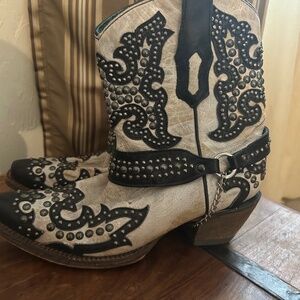 Corral booties